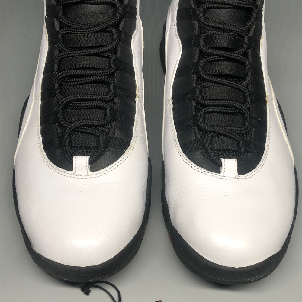 Nike air Jordan’s Chicago 10s